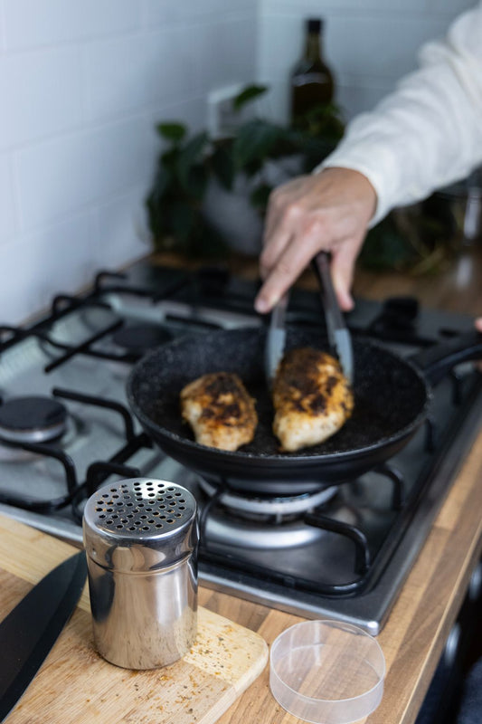 S/S Shaker w/Lid 4mm Holes