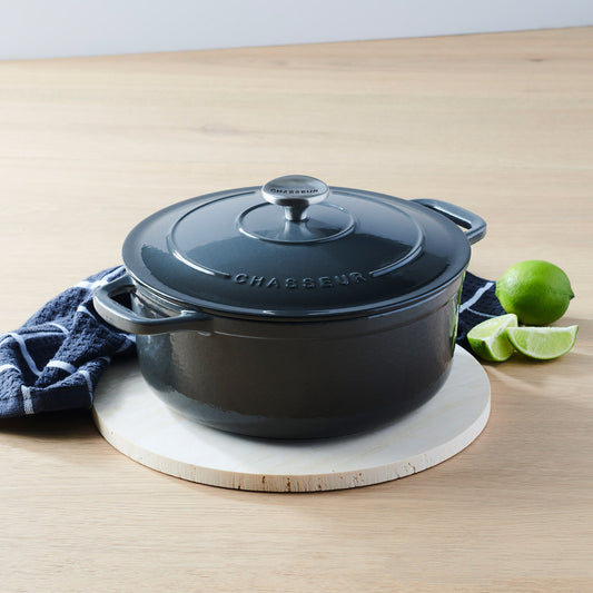 Chasseur Round French Oven 24cm/4lt Caviar
