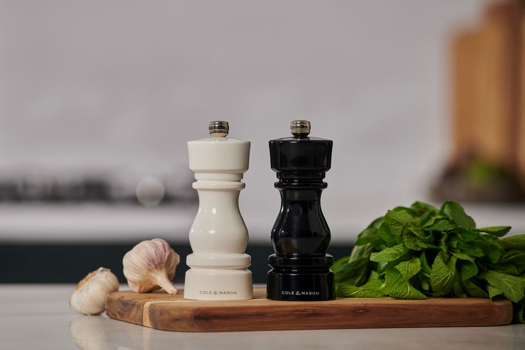 London Black & White Salt & Pepper Mill Set
