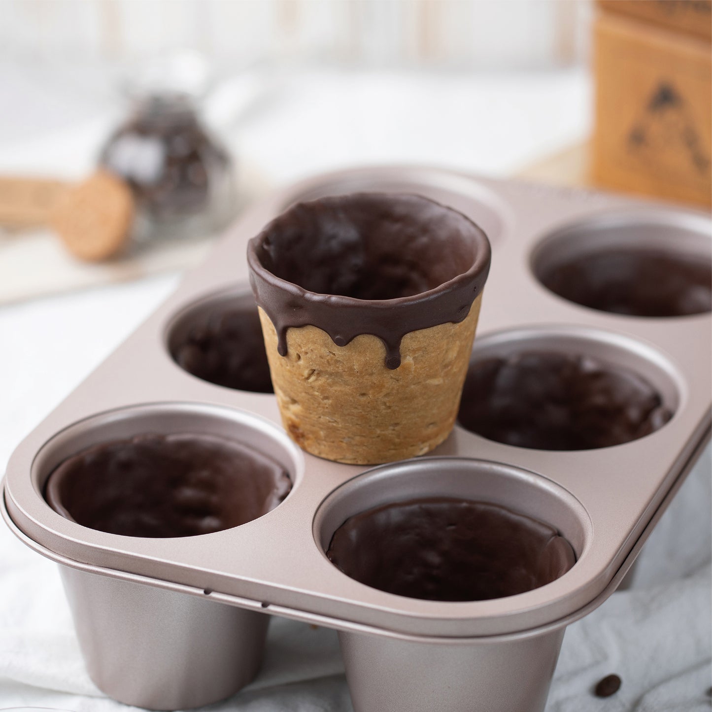 Jumbo Muffin Pan - 6 Cup