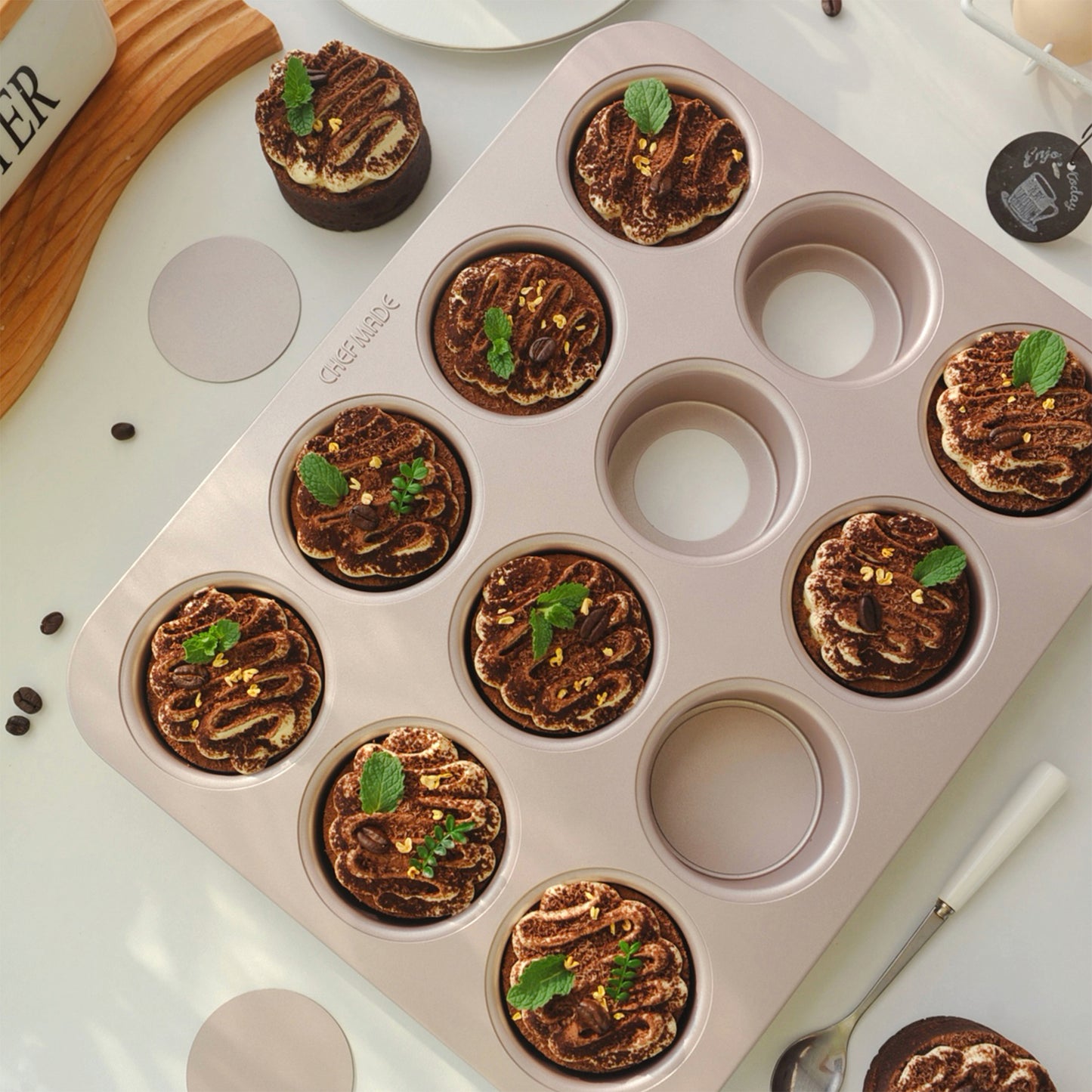 English Muffin Pan with Loose Bottom - 12 Cup