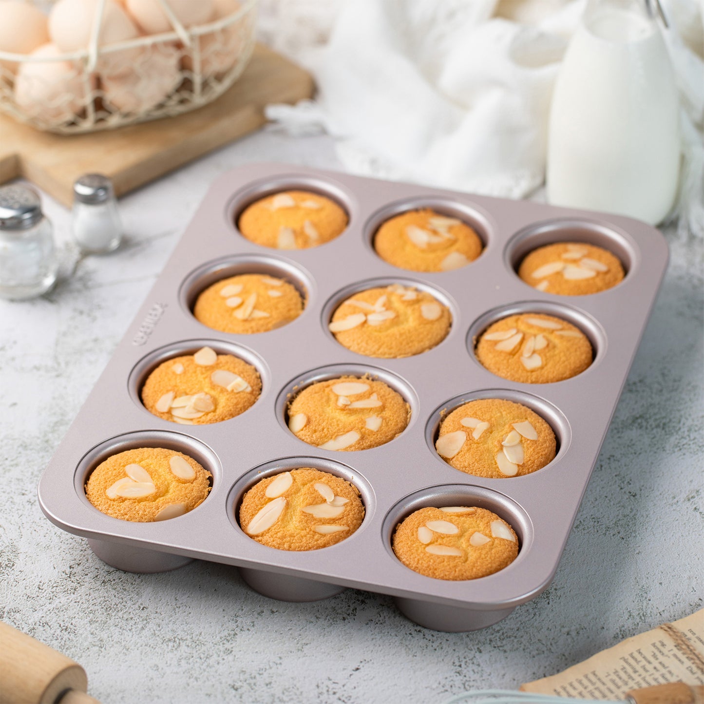 English Muffin Pan with Loose Bottom - 12 Cup