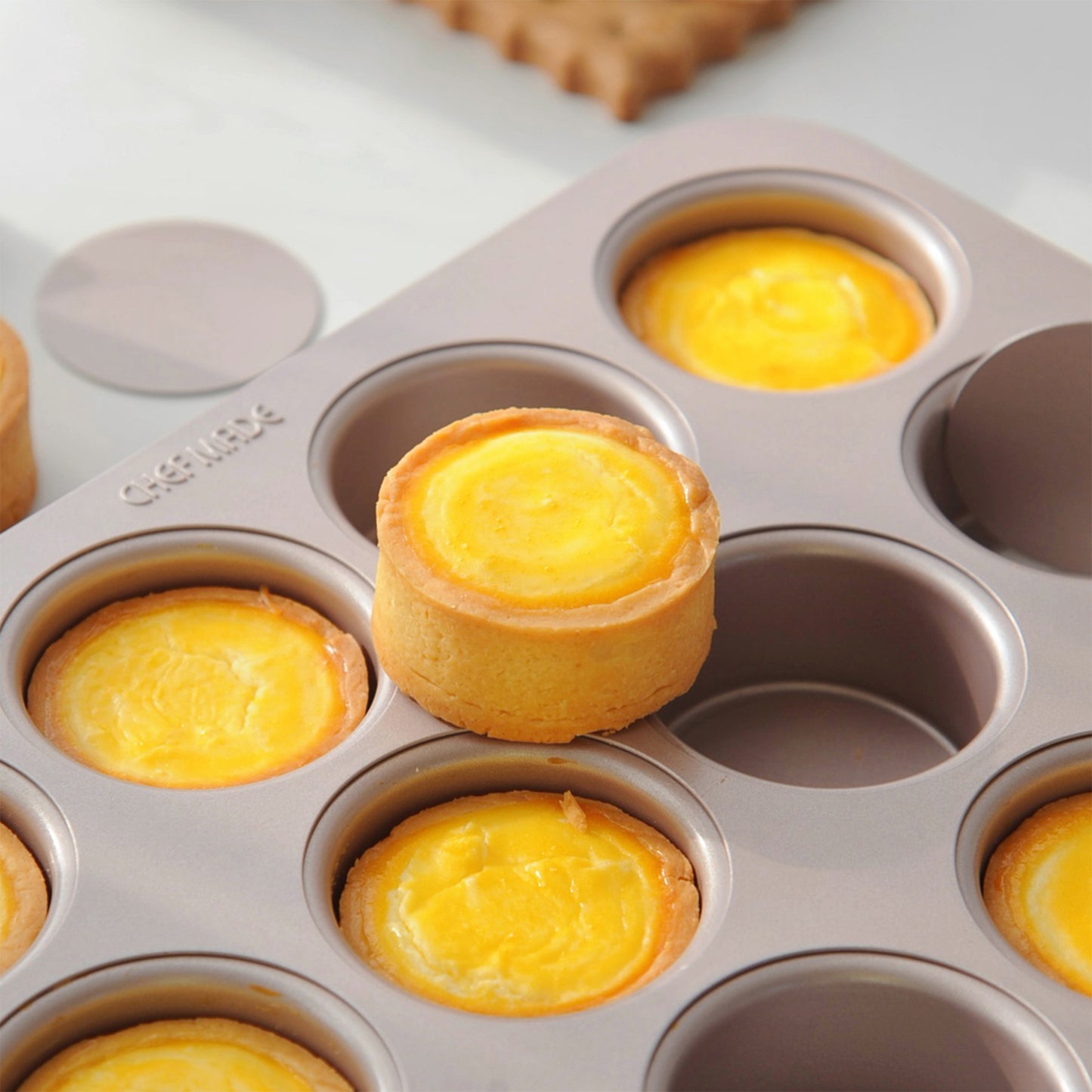 English Muffin Pan with Loose Bottom - 12 Cup