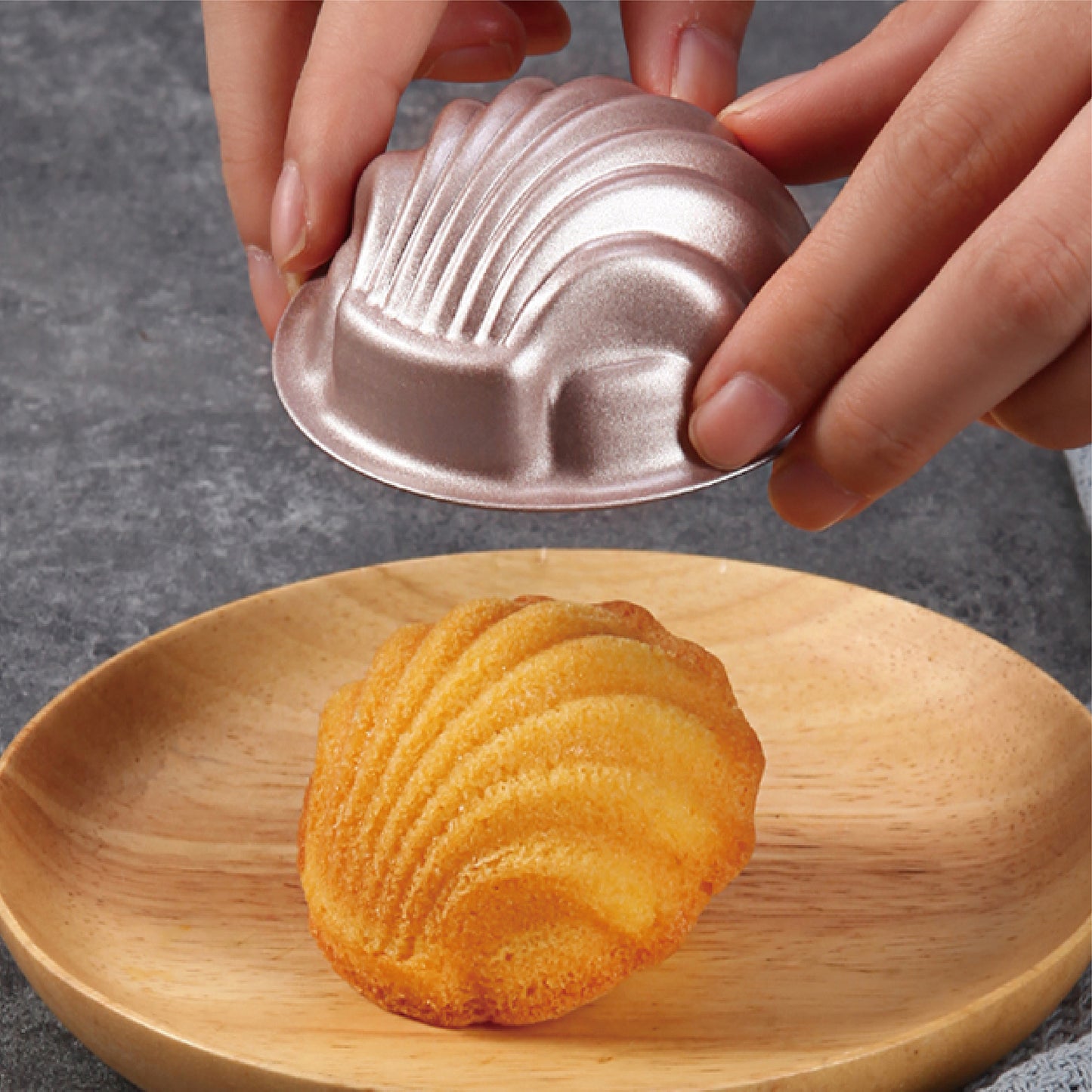 Mini Madeleine Shell Pan 7.4cm - Set 4