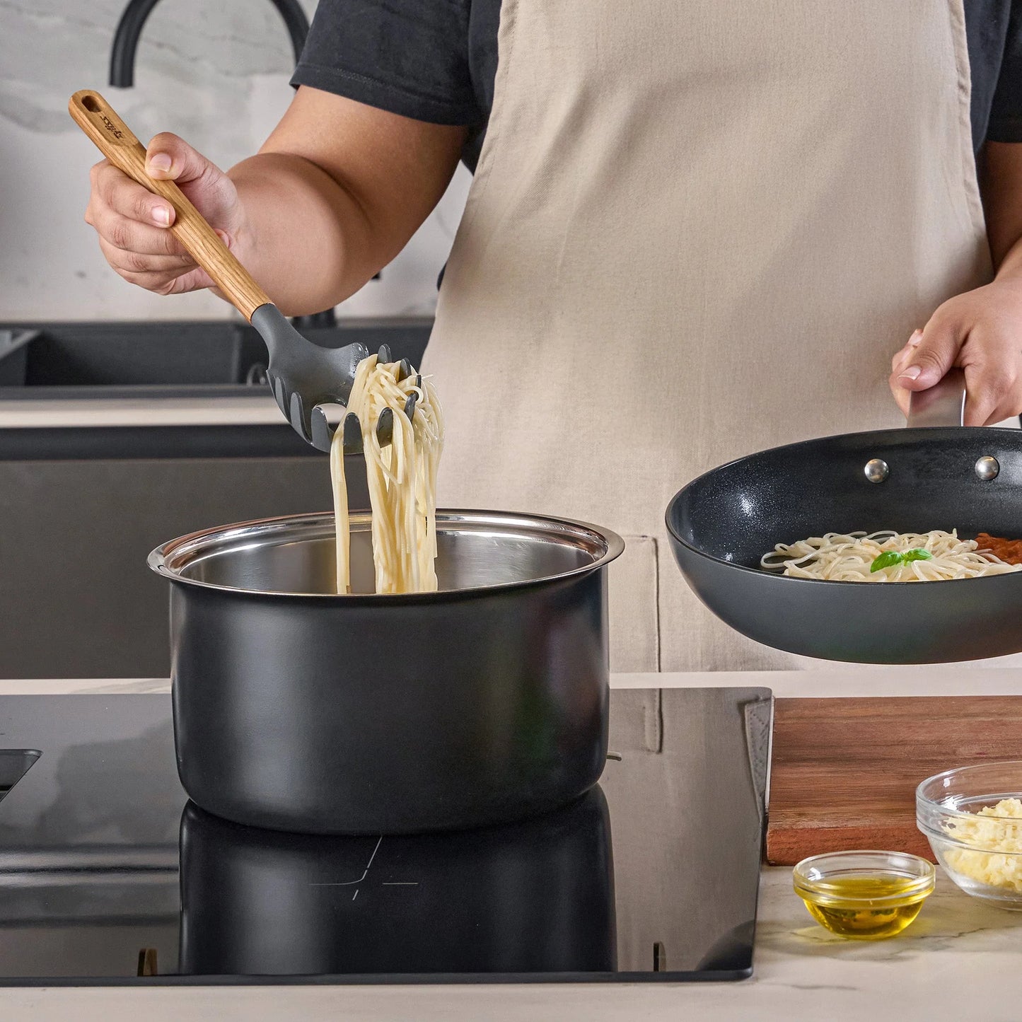 Zyliss Spaghetti Server Oak Wood