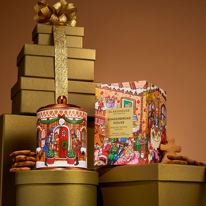 Gingerbread House 380g Candle