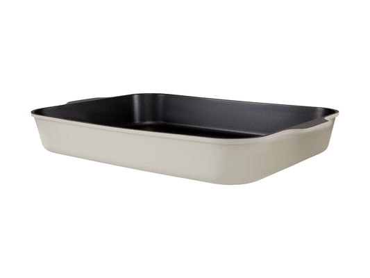 Cast Lite Non Stick Roaster38x28.4x5.5cm Ecru