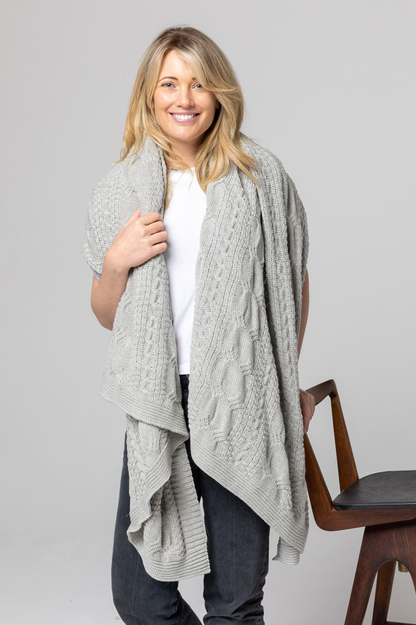 Cable Knit Throw Light Grey