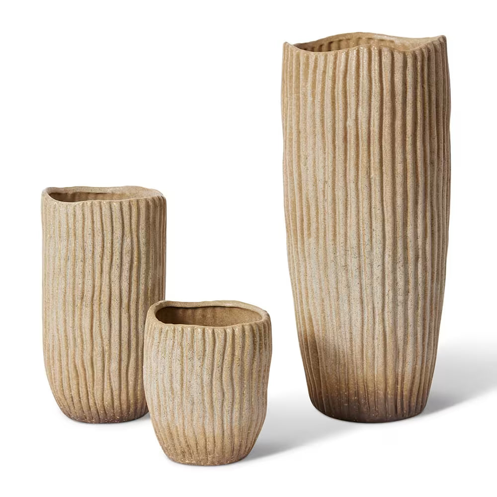 Jonas Vase