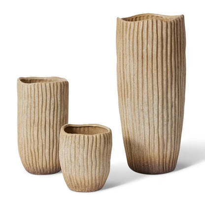Jonas Vase