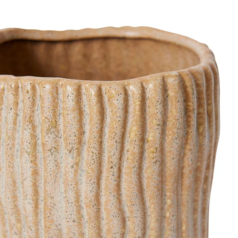 Jonas Vase