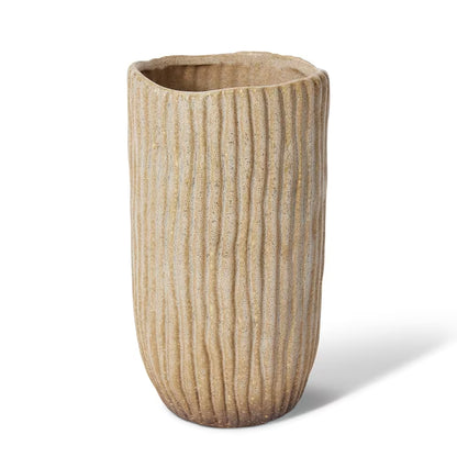 Jonas Vase