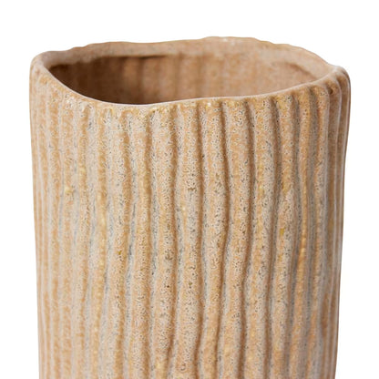 Jonas Vase