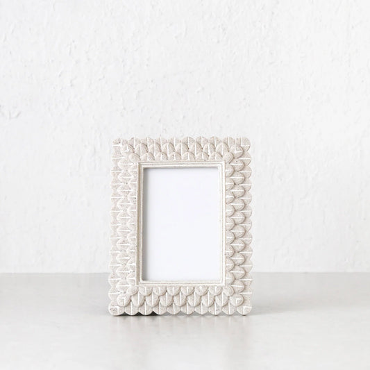 Wategos Sandstone Frame