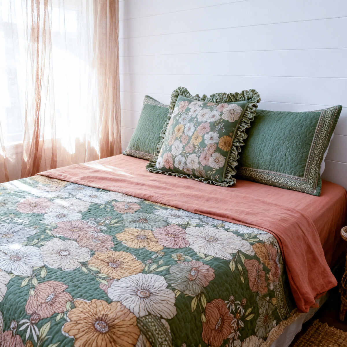 Bedspread Set Dark Floral