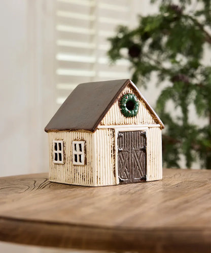 Nordgard Stable with Wreath