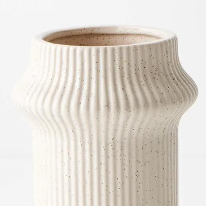 Gili Vase