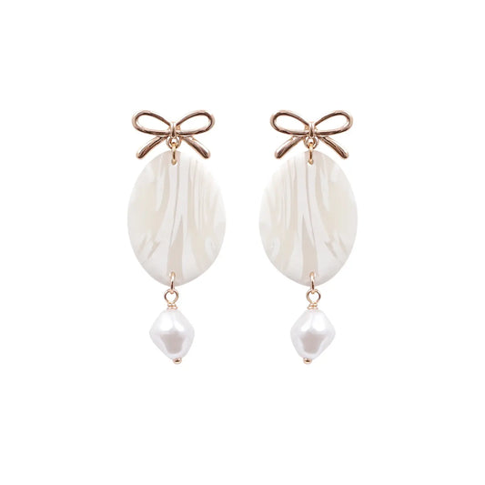 Kiki Earrings | Pearl Bow