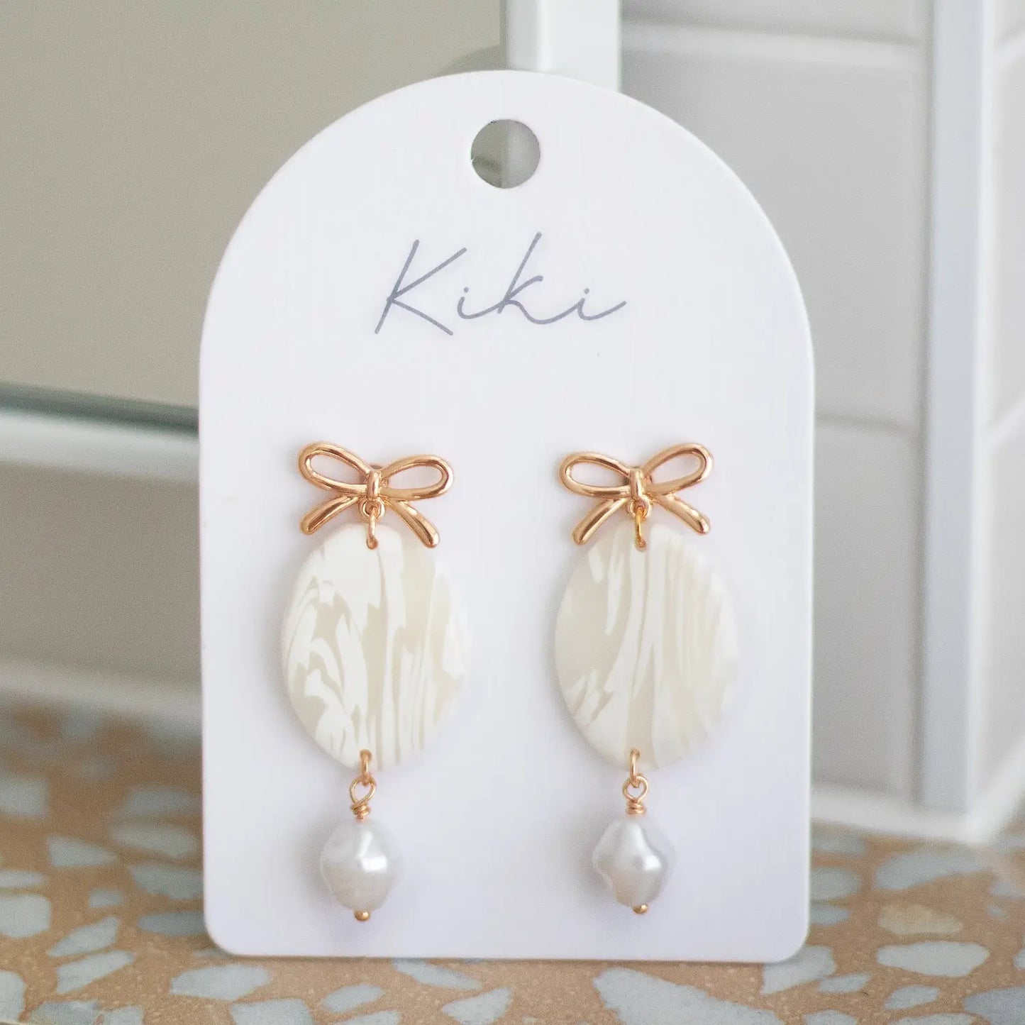 Kiki Earrings | Pearl Bow