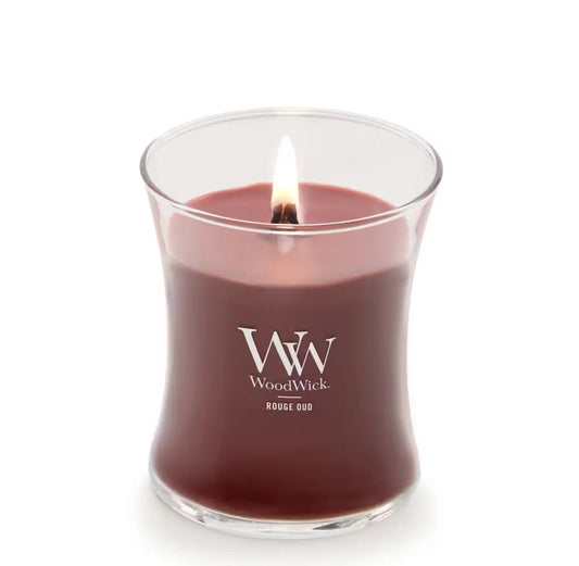 Rouge Oud Medium Candle