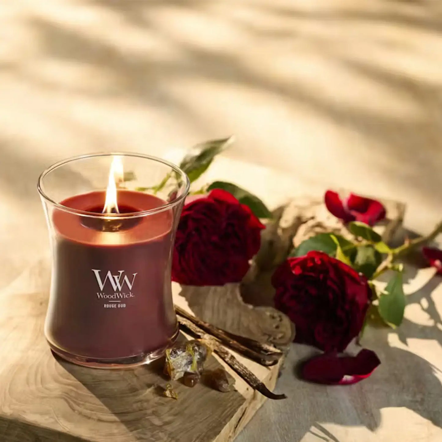 Rouge Oud Medium Candle